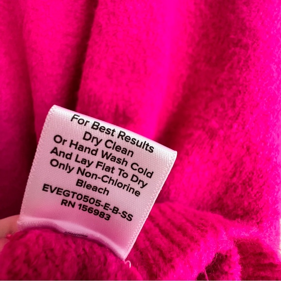 Evereve Rochelle Off Shoulder Pullover Sweater Fushia Pink Medium Relaxed Soft - Picture 12 of 16